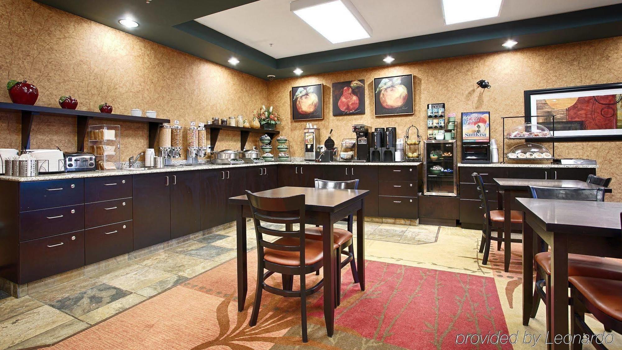 Best Western Wainwright Inn & Suites Экстерьер фото